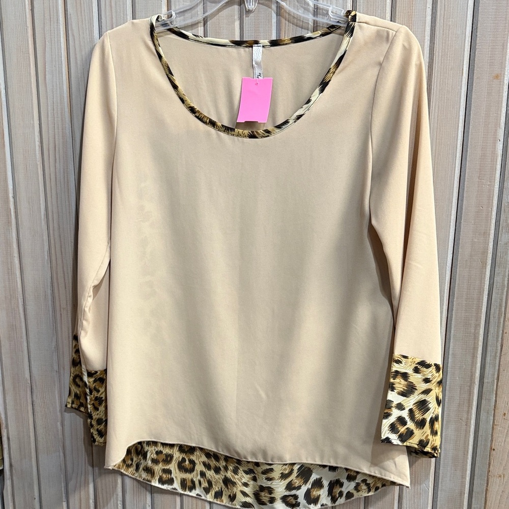 Chic Beige Leopard Accent Women's Blouse